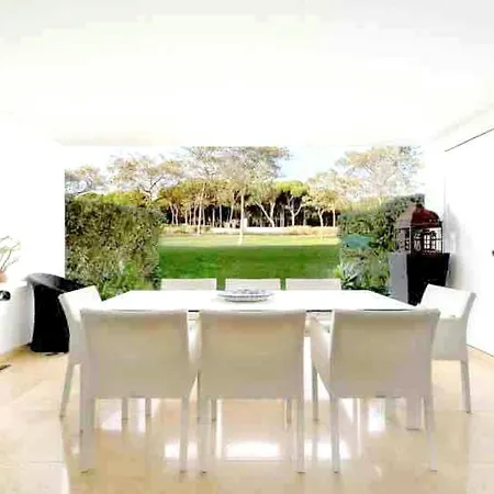 Charming House In Olhos De Agua With Shared Pool 別荘