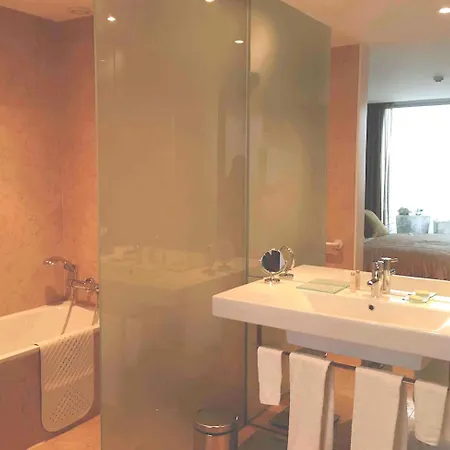 Charming House In Olhos De Agua With Shared Pool 別荘