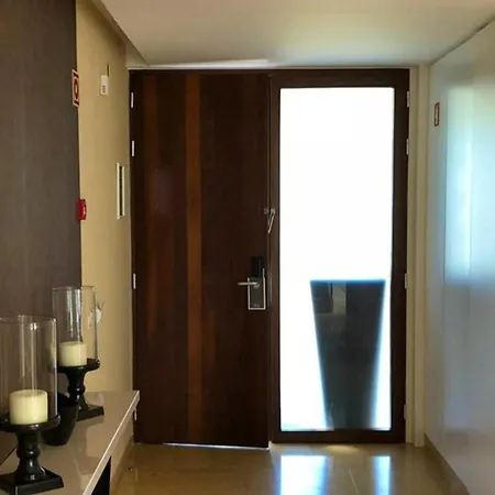 펜션 Charming House In Olhos De Agua With Shared Pool
